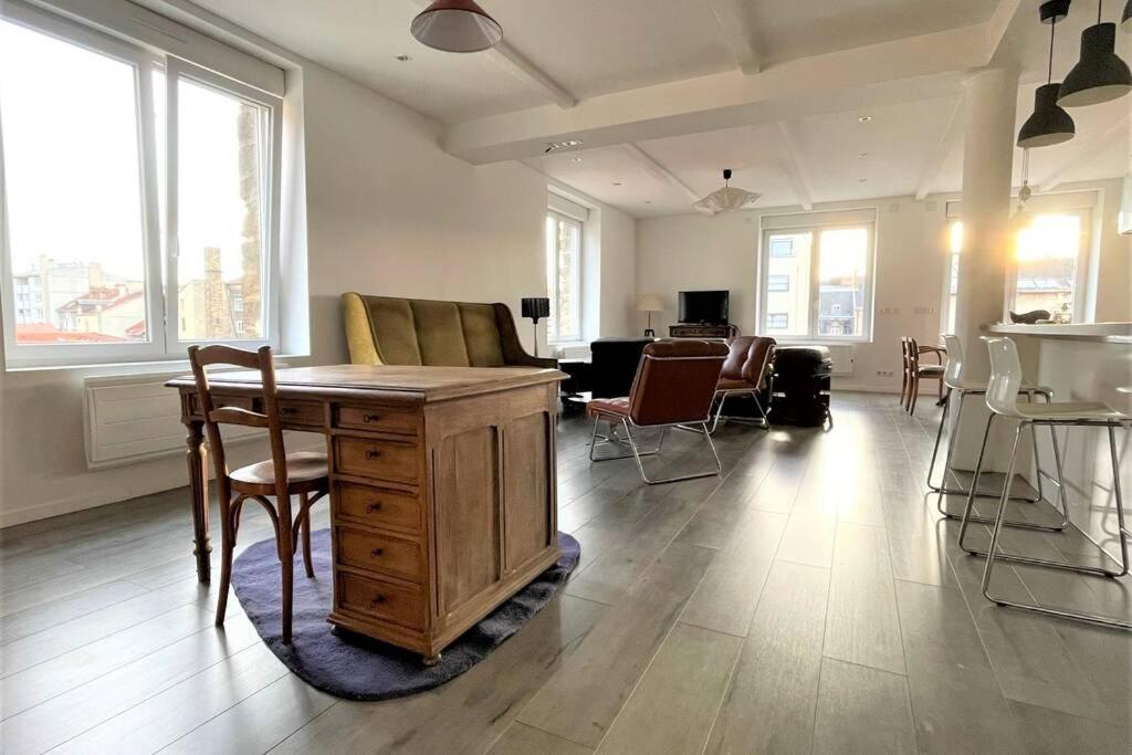 Superbe Loft 100M2 Proche Cathedrale Avec Parking Apartamento Reims Exterior foto