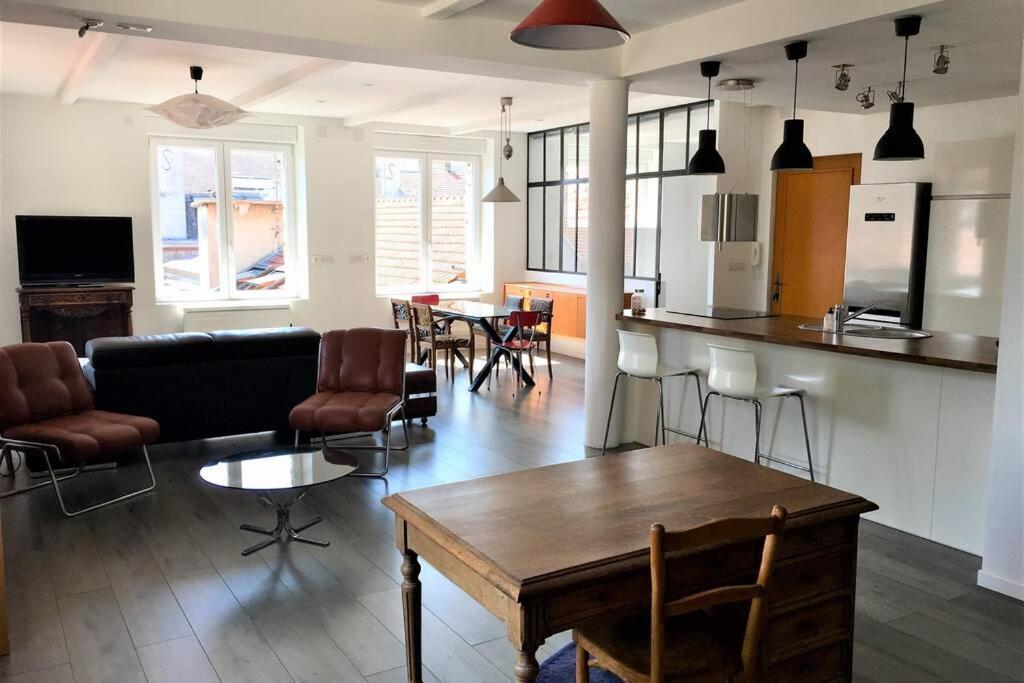 Superbe Loft 100M2 Proche Cathedrale Avec Parking Apartamento Reims Exterior foto